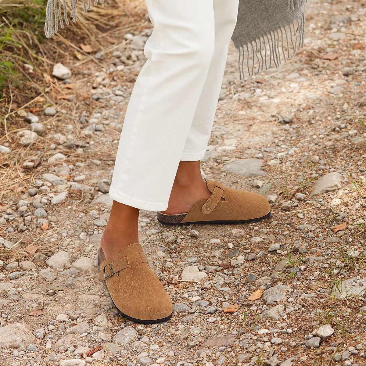 Riley - Suede Ergonomic Clogs